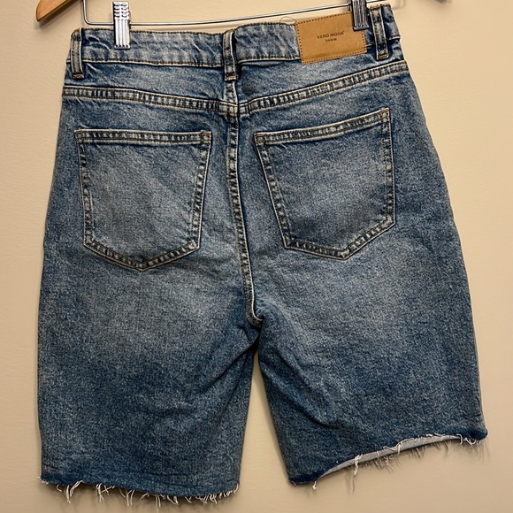 Vero Moda Womens Medium Vmbrenda HR Long Shorts - Picture 3 of 5